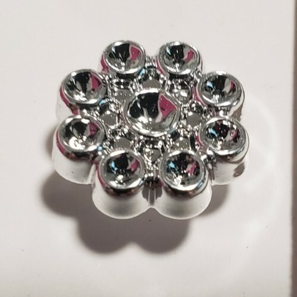 New Vintage Buttons on Card La Mode Silver Style 24766 Set of 6 - 16mm Taiwan